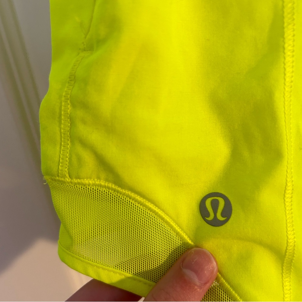 lululemon bright yellow hotty hots!